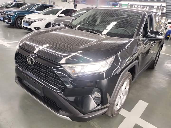 Фото 2 - Toyota RAV4