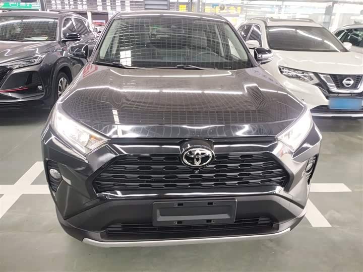 Фото 3 - Toyota RAV4