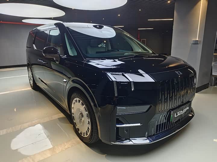 Фото 1 - Zeekr 009