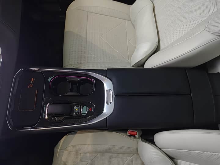 Фото 20 - Zeekr 009