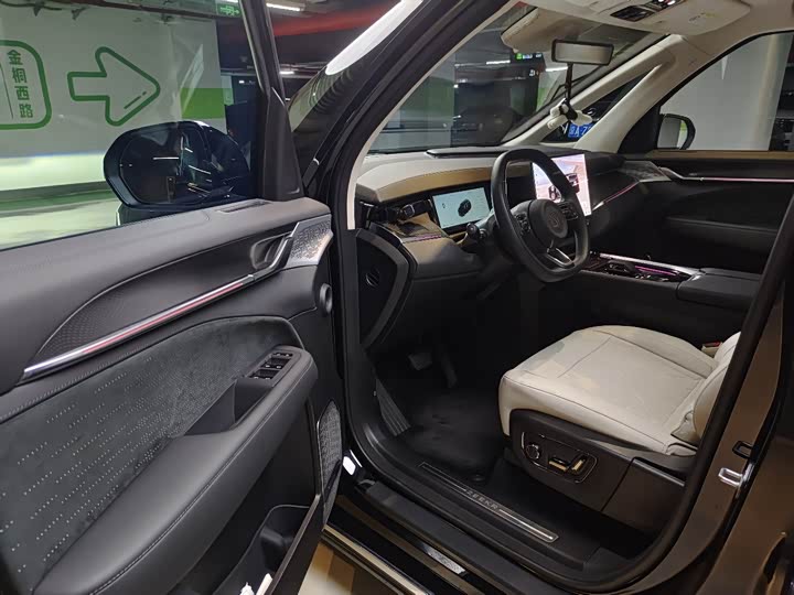 Фото 21 - Zeekr 009