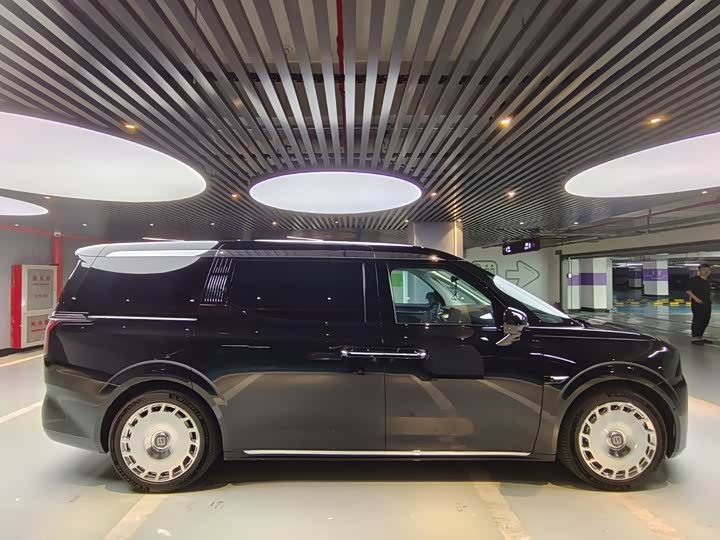 Фото 3 - Zeekr 009