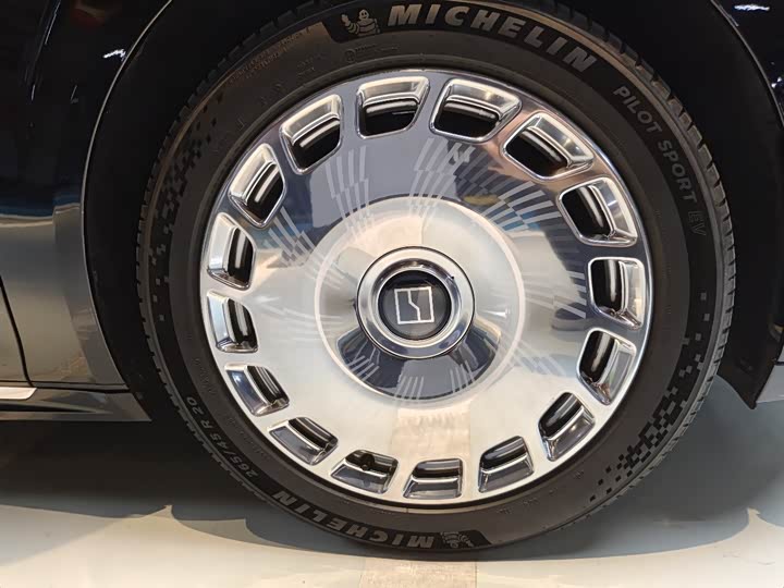 Фото 7 - Zeekr 009