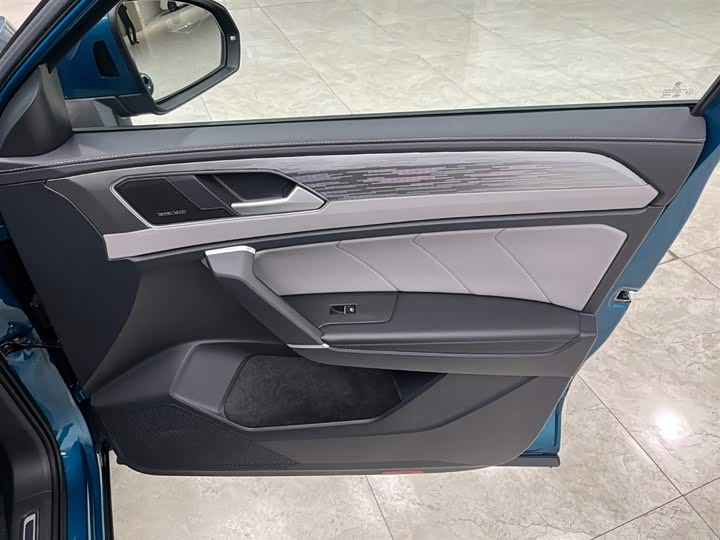 Фото 13 - Volkswagen Tayron