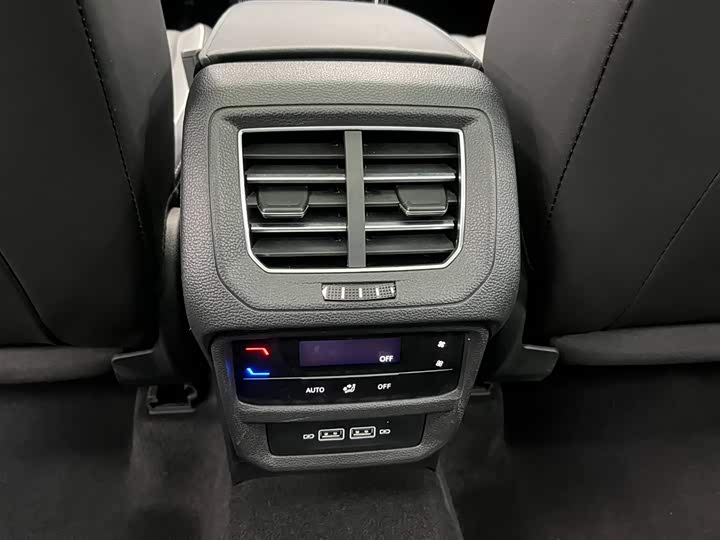 Фото 16 - Volkswagen Tayron