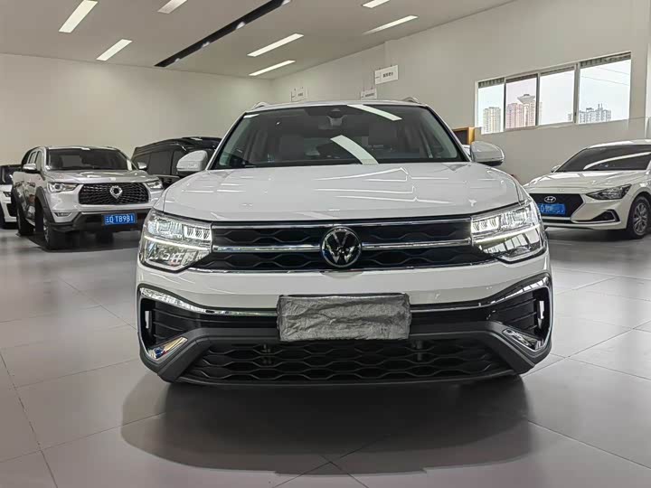 Фото 2 - Volkswagen Tharu