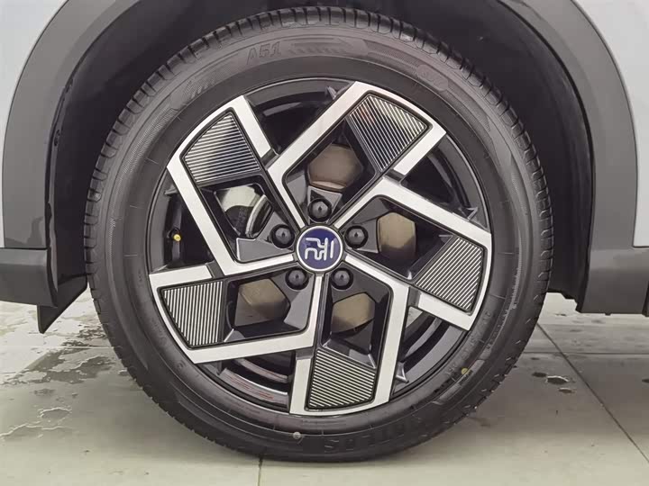 Фото 17 - BYD Yuan Plus