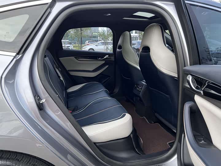 Фото 11 - BYD Qin Plus