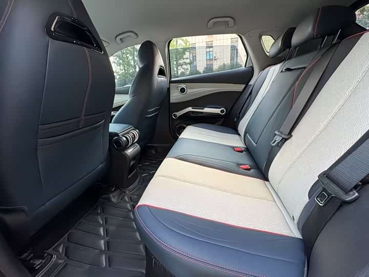 Фото 6 - BYD Yuan Plus