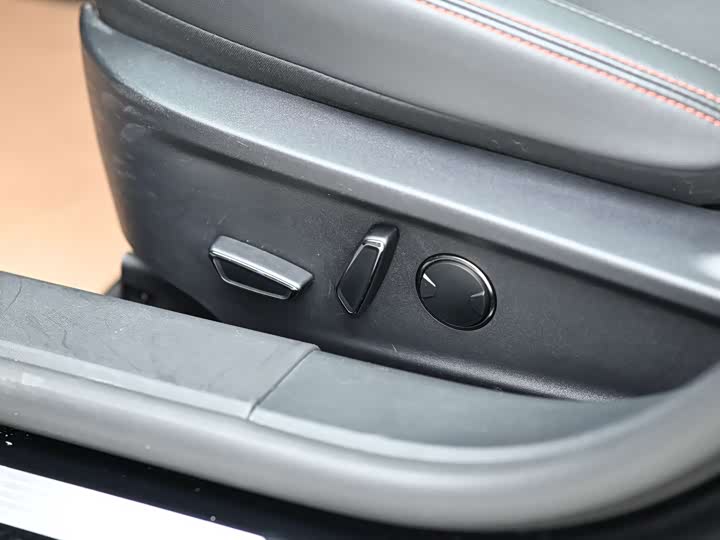 Фото 12 - Ford Mondeo