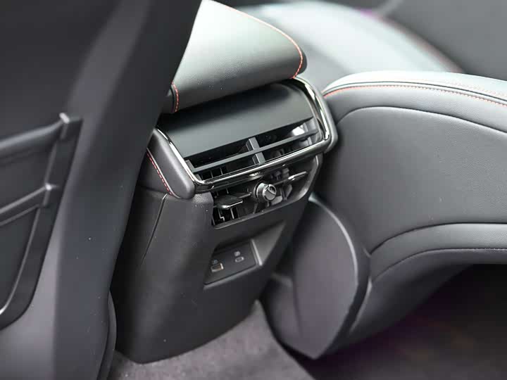 Фото 13 - Ford Mondeo