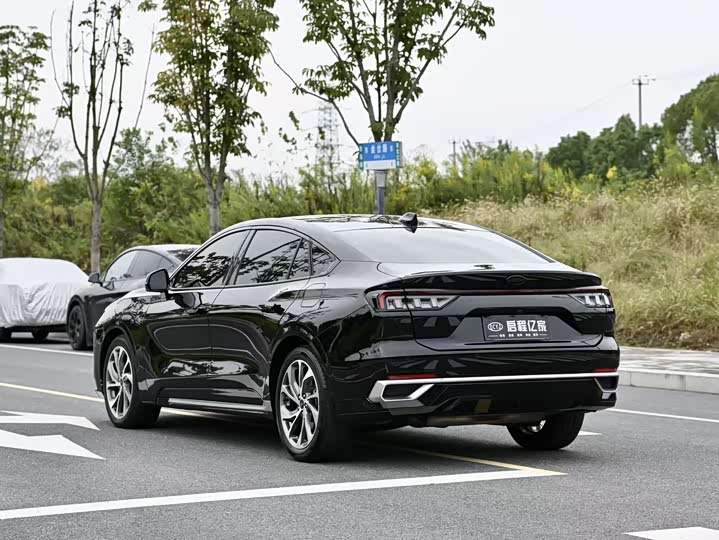 Фото 16 - Ford Mondeo