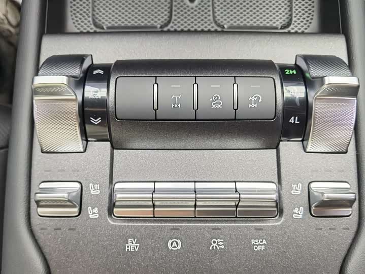 Фото 13 - Tank 300 Hybrid