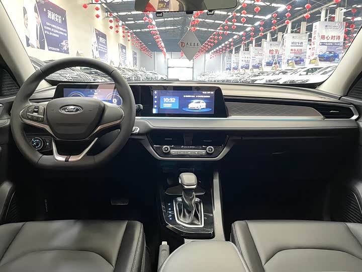 Фото 9 - Ford Escort