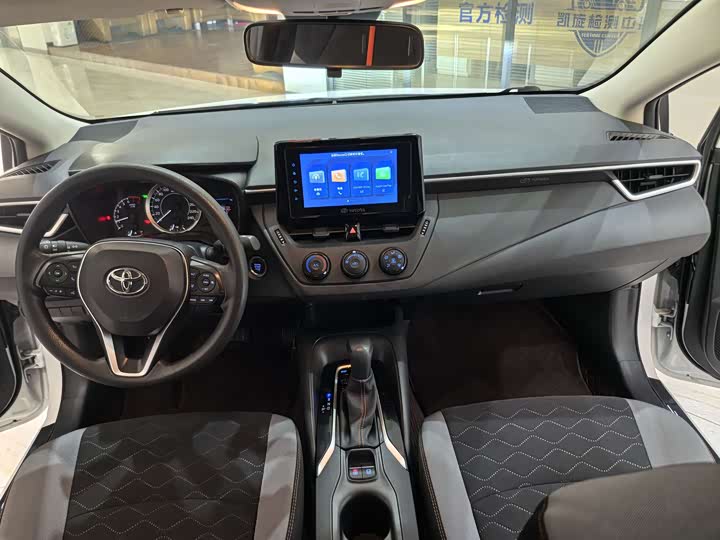 Фото 11 - Toyota Corolla