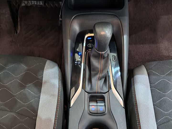 Фото 14 - Toyota Corolla