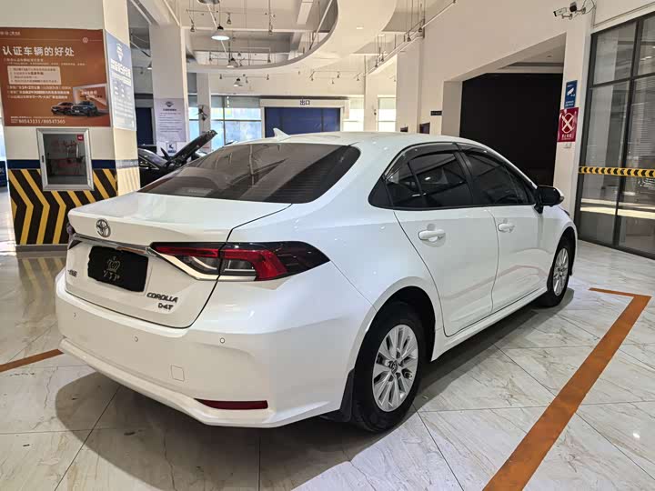 Фото 4 - Toyota Corolla