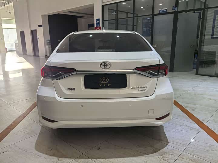 Фото 5 - Toyota Corolla