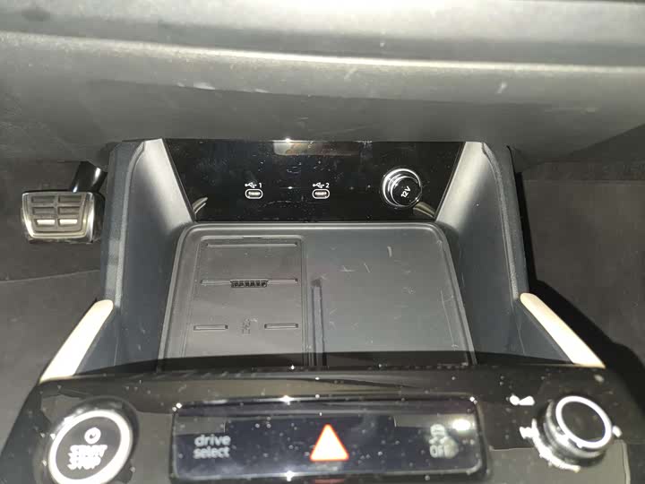 Фото 11 - Audi Q6L e-tron