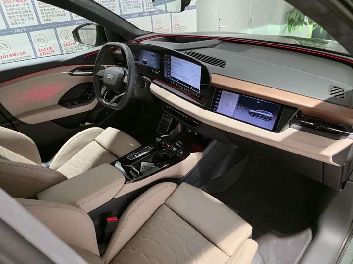 Фото 17 - Audi Q6L e-tron