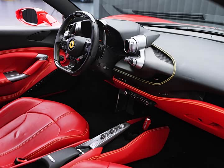 Фото 12 - Ferrari F8