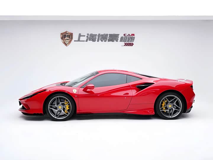 Фото 2 - Ferrari F8