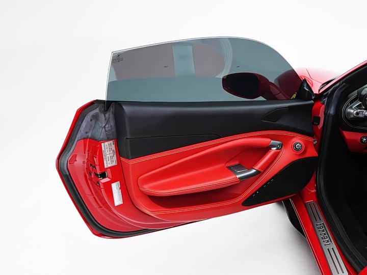 Фото 7 - Ferrari F8