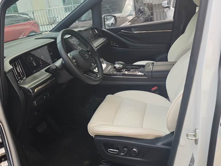 Фото 5 - GAC Trumpchi M8