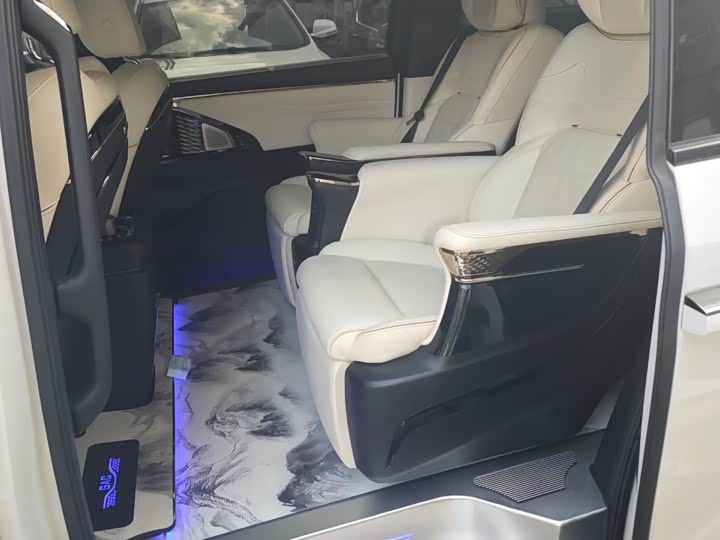 Фото 6 - GAC Trumpchi M8