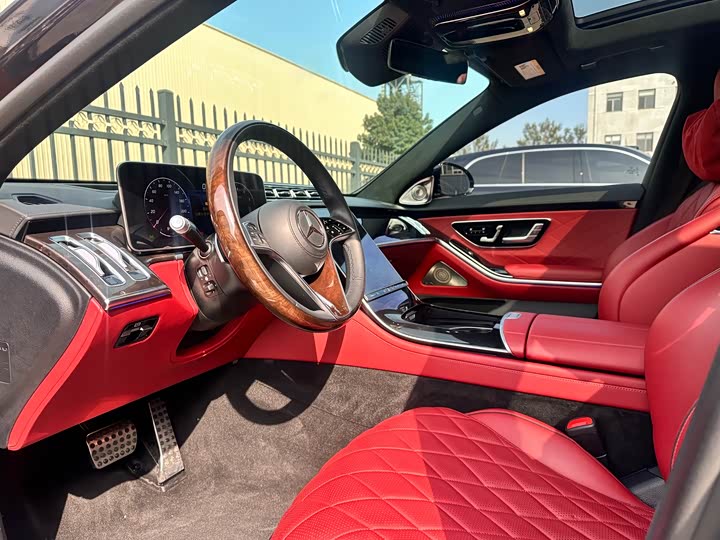 Фото 14 - Mercedes-Benz S-Class