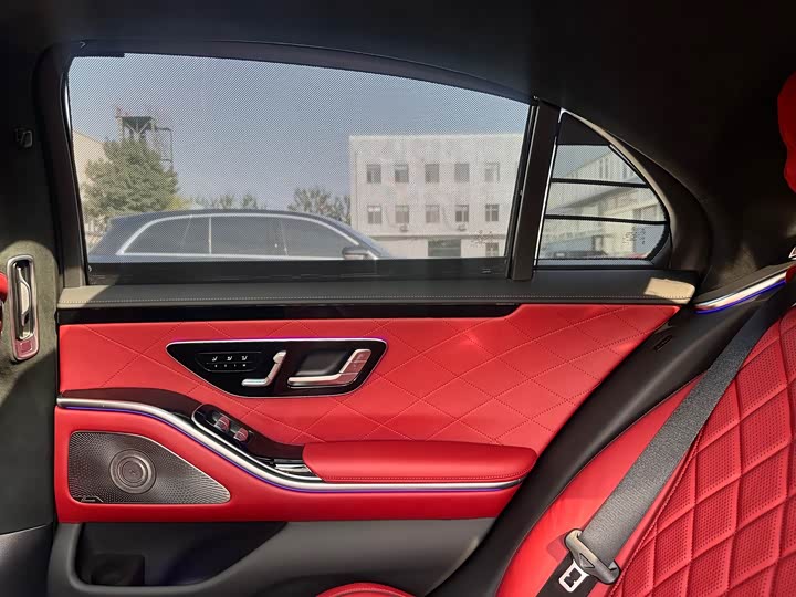 Фото 19 - Mercedes-Benz S-Class