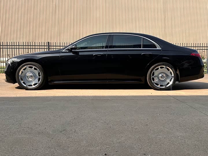 Фото 8 - Mercedes-Benz S-Class