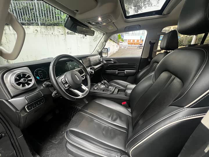 Фото 6 - Tank 300