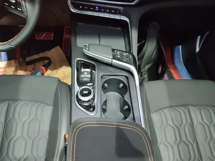 Фото 14 - Changan UNI-T