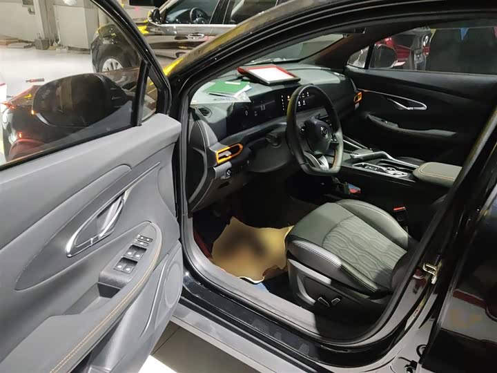 Фото 16 - Changan UNI-T