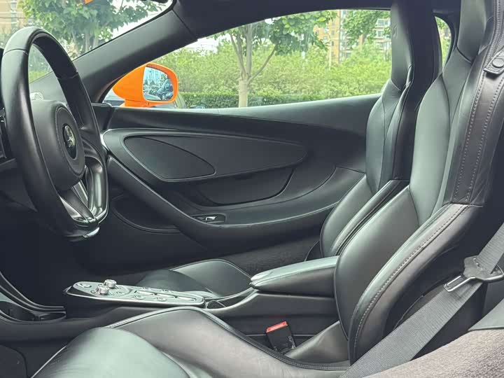 Фото 15 - McLaren GT