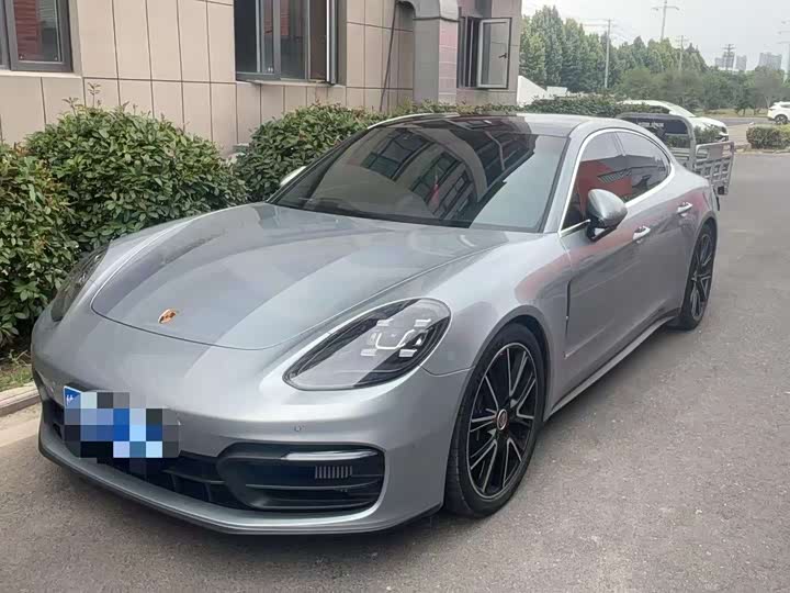 Фото 1 - Porsche Panamera