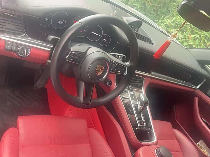 Фото 3 - Porsche Panamera