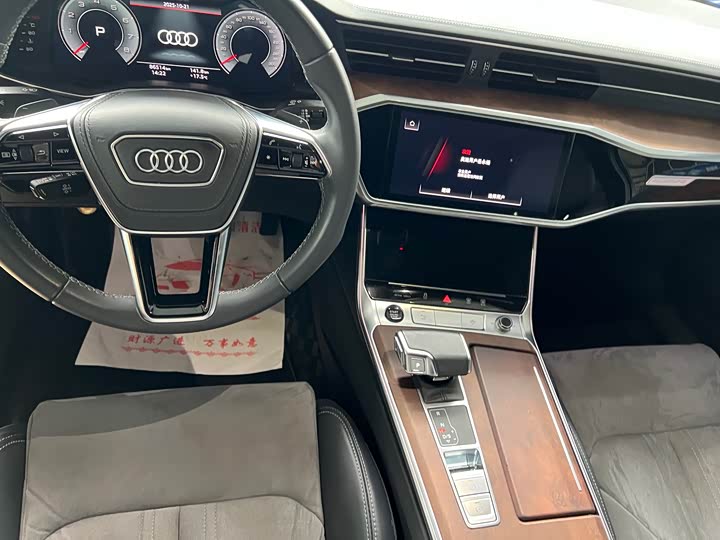 Фото 9 - Audi A6L