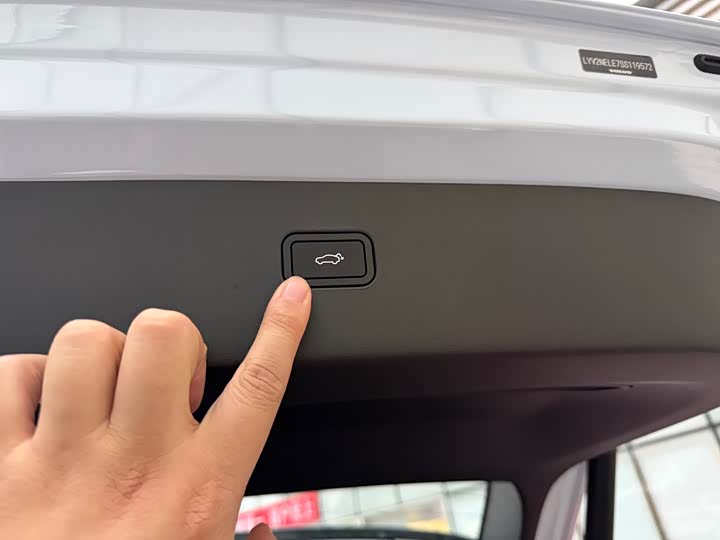 Фото 10 - Volvo EX30