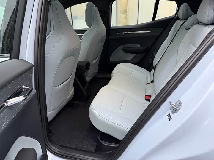 Фото 12 - Volvo EX30