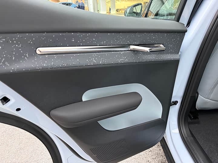 Фото 13 - Volvo EX30