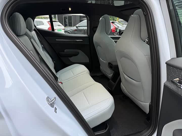 Фото 15 - Volvo EX30