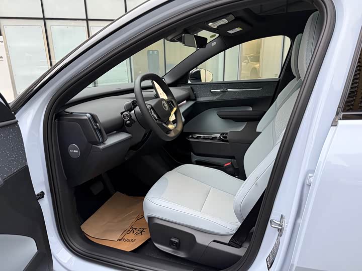 Фото 18 - Volvo EX30