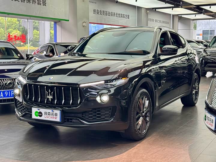 Фото 1 - Maserati Levante