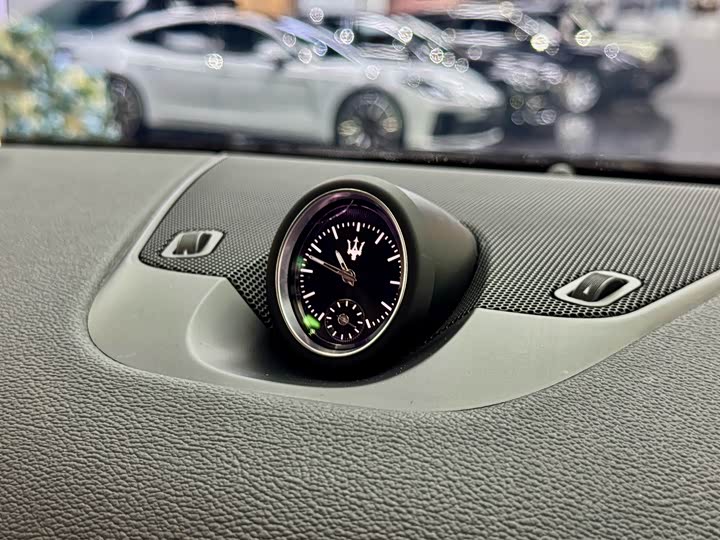 Фото 10 - Maserati Levante