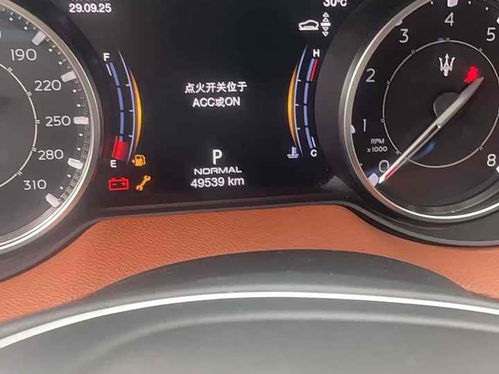 Фото 12 - Maserati Levante