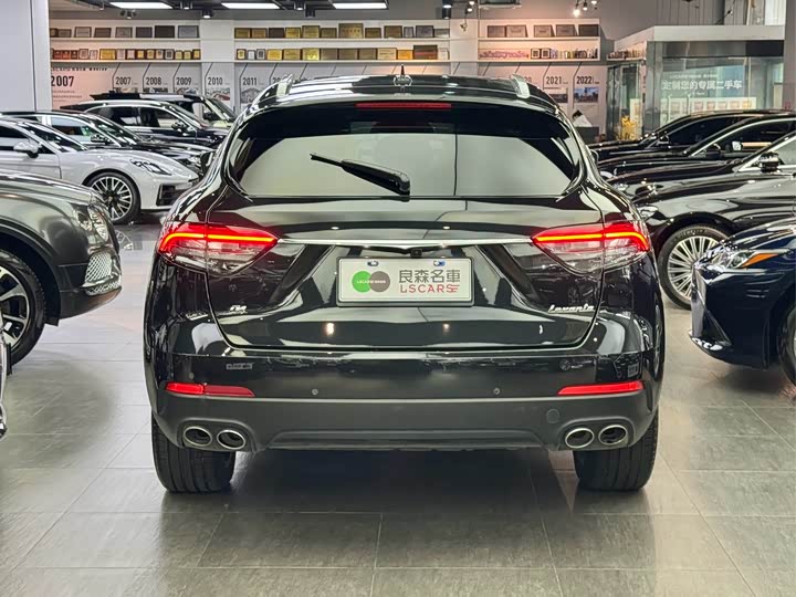 Фото 16 - Maserati Levante