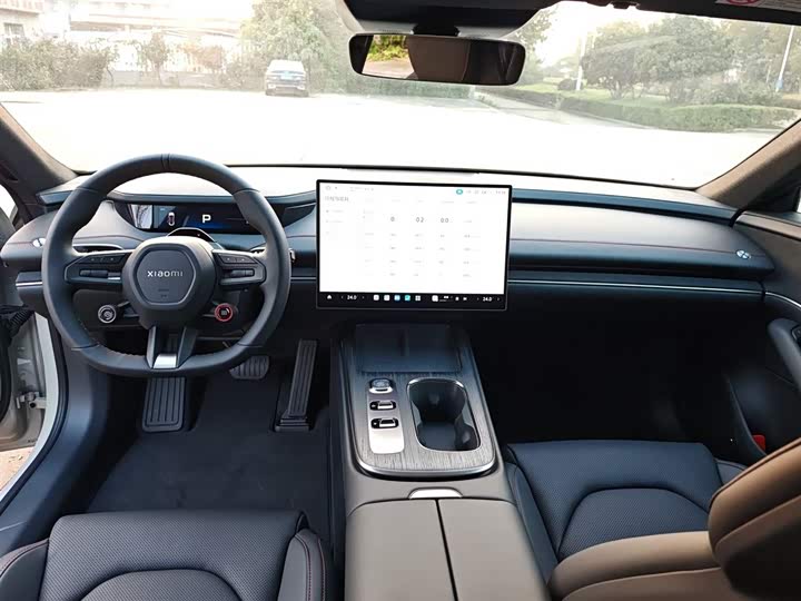 Фото 10 - Xiaomi SU7