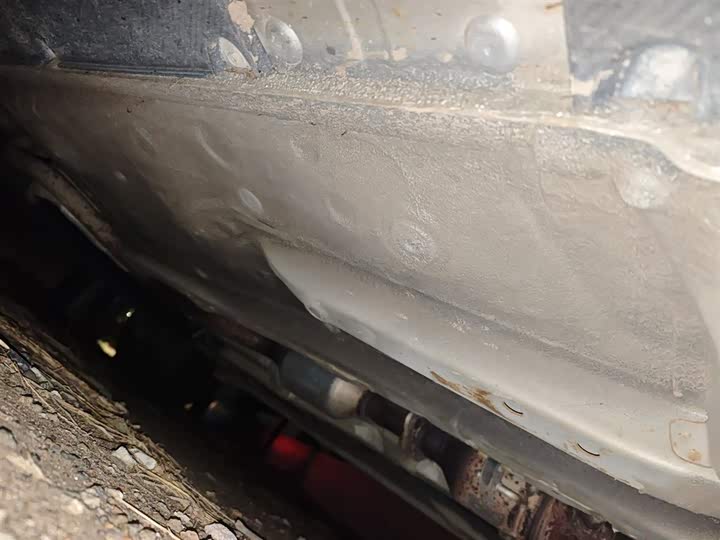 Фото 16 - Geely Vision X3